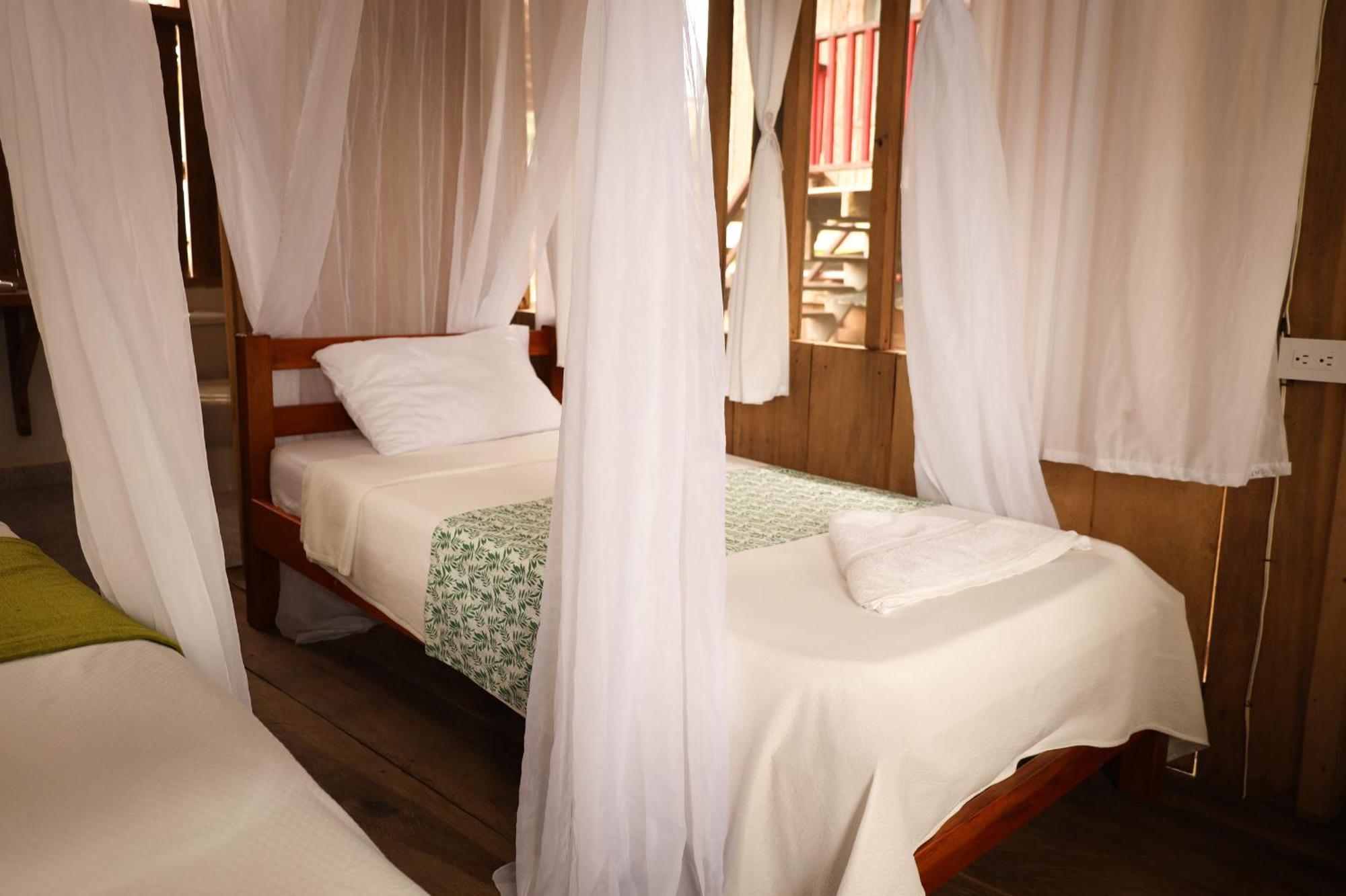 La Ceiba, Amazonas Hotel Leticia Luaran gambar