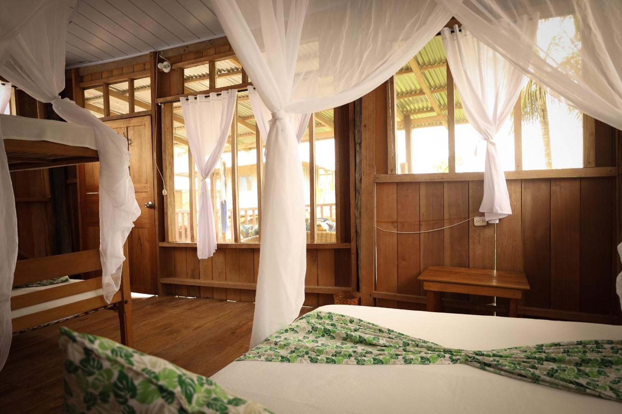 La Ceiba, Amazonas Hotel Leticia Luaran gambar