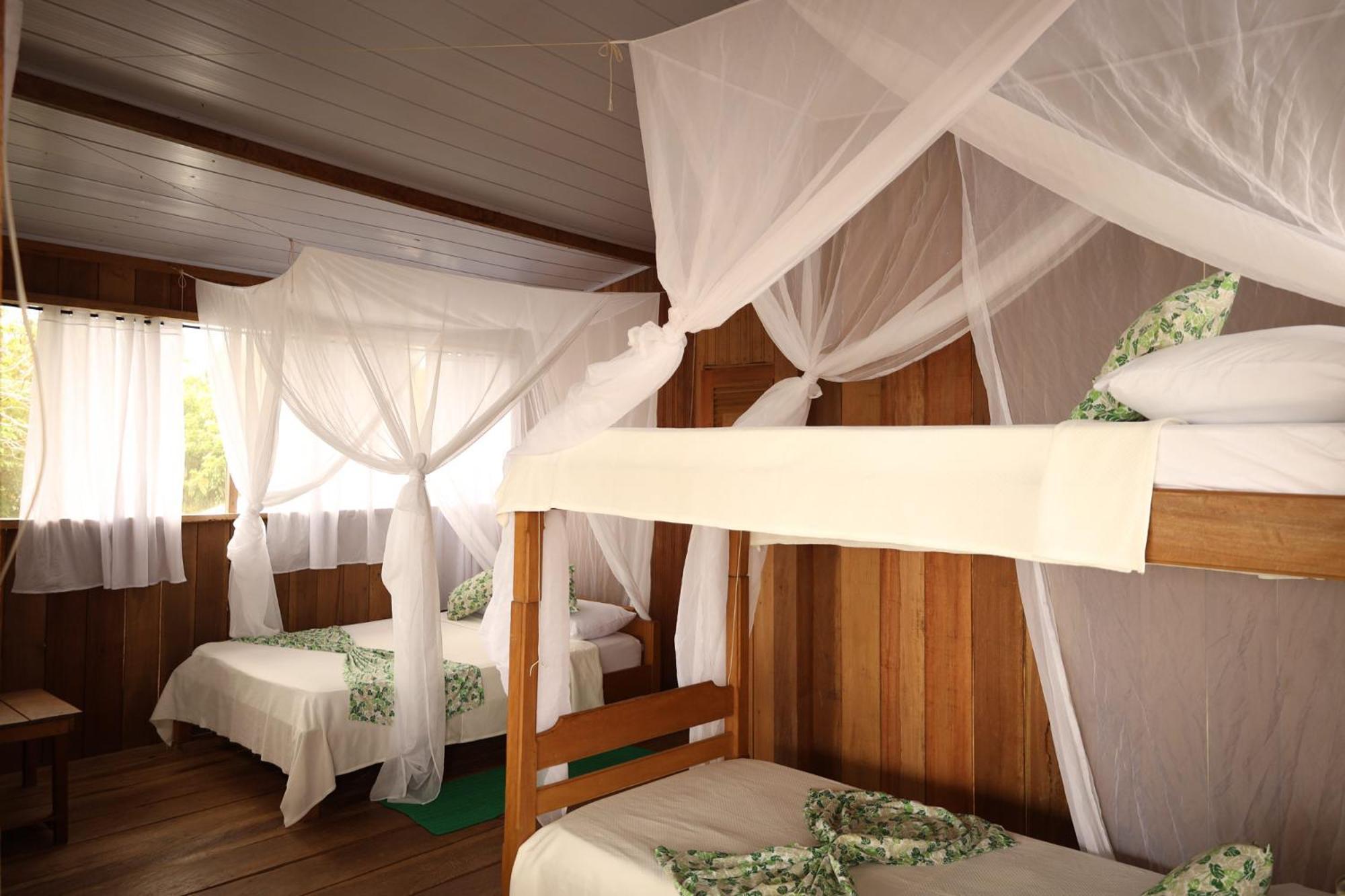 La Ceiba, Amazonas Hotel Leticia Luaran gambar