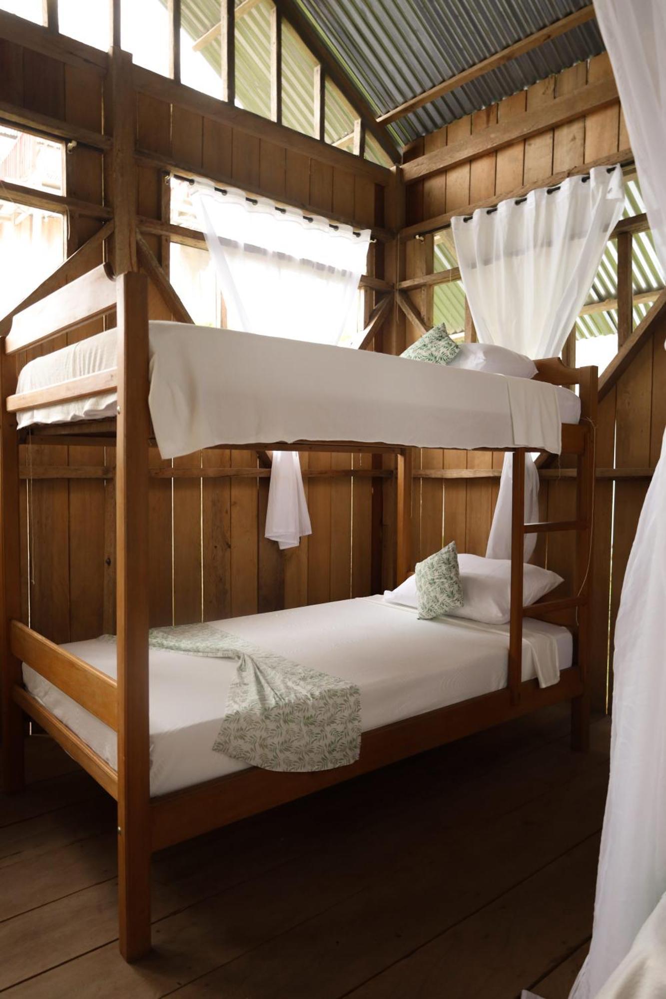 La Ceiba, Amazonas Hotel Leticia Luaran gambar